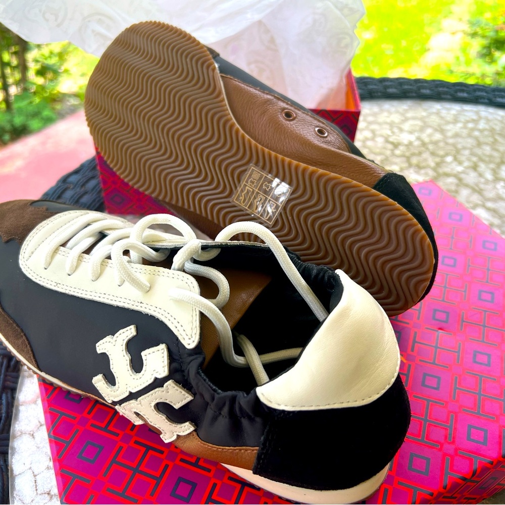 TORY SNEAKER - NYLON /
CALF LEATHER
SIZE US
8.5